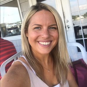 Meet your Posher, Caitlin